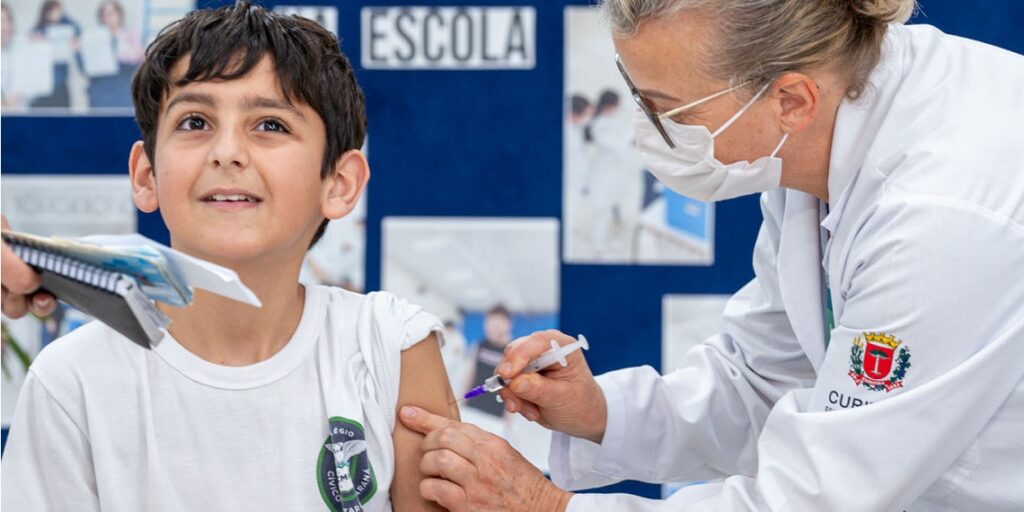 Estado retoma vacinação nas escolas e reforça importância da carteirinha em dia
Foto: Lucas Fdermin/SEED-PR/Arquivo AEN