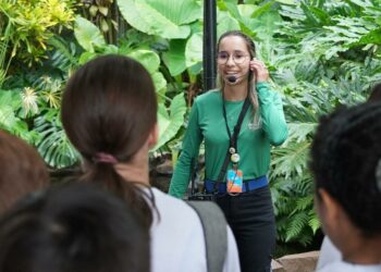 Gabriela Possato, supervisora pedagógica de Educação para Conservação. Foto: Parque das Aves.