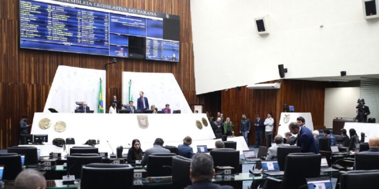 Na pauta da sessão plenária desta quarta-feira (27) constavam 17 itens.
Créditos: Orlando Kissner/Alep Na pauta da sessão plenária desta quarta-feira (27) constavam 17 itens.
Créditos: Orlando Kissner/Alep