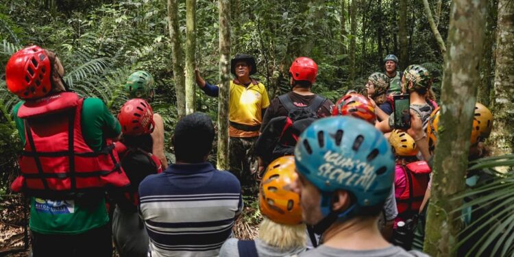 O curso é voltado para pessoas que desejem conduzir visitantes em áreas naturais protegidas, como parques nacionais - Foto Vitor Barbato O curso é voltado para pessoas que desejem conduzir visitantes em áreas naturais protegidas, como parques nacionais - Foto Vitor Barbato