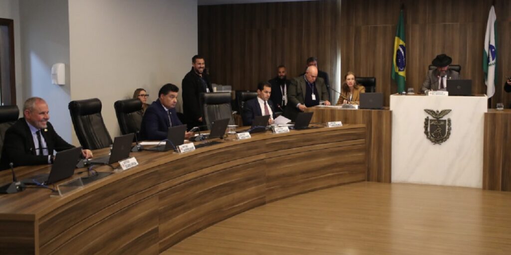 Reunião ocorreu no início da tarde desta terça-feira (10), no Auditório Legislativo.
Créditos: Valdir Amaral/Alep
