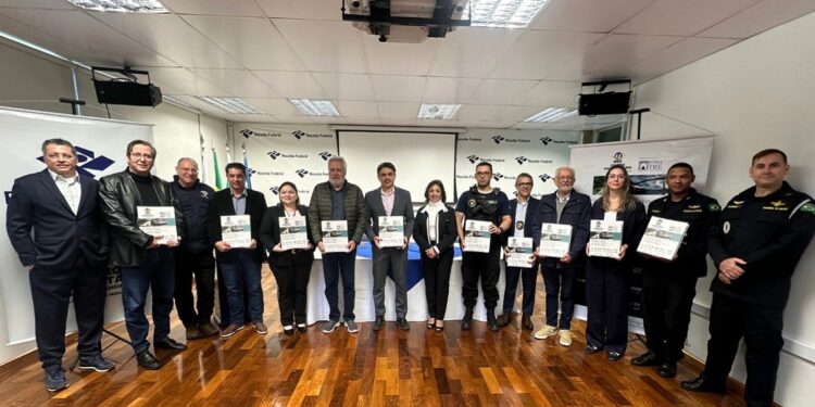 A instituição de ensino entregou oficialmente a Pesquisa das Pontes Internacionais da Tríplice Fronteira 2024 - foto Assessoria/UDC A instituição de ensino entregou oficialmente a Pesquisa das Pontes Internacionais da Tríplice Fronteira 2024 - foto Assessoria/UDC