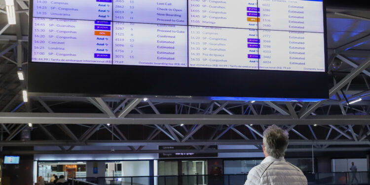 Movimentação no Aeroporto Internacional de Curitiba - Afonso Pena em São José dos Pinhais. Foto: Geraldo Bubniak/AEN Movimentação no Aeroporto Internacional de Curitiba - Afonso Pena em São José dos Pinhais. Foto: Geraldo Bubniak/AEN