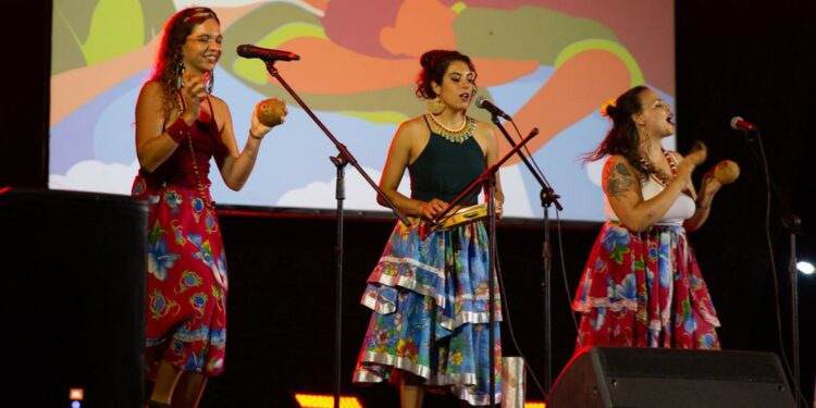 Apresentações artísticas do Fecult de 2024. Foto: UNILA/Paula Suárez. Apresentações artísticas do Fecult de 2024. Foto: UNILA/Paula Suárez.