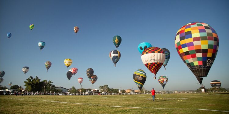 Festival da Primavera reunirá balões, gastronomia, música e lazer nos Campos Gerais
Foto: Divulgação Festival de Primavera Festival da Primavera reunirá balões, gastronomia, música e lazer nos Campos Gerais
Foto: Divulgação Festival de Primavera