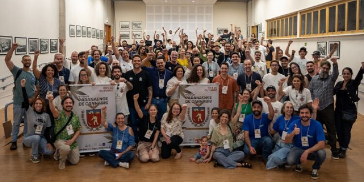 Fórum na UEM marca avanço da cannabis como política pública no Paraná. Créditos: Divulgação/Assessoria Parlamentar Fórum na UEM marca avanço da cannabis como política pública no Paraná. Créditos: Divulgação/Assessoria Parlamentar