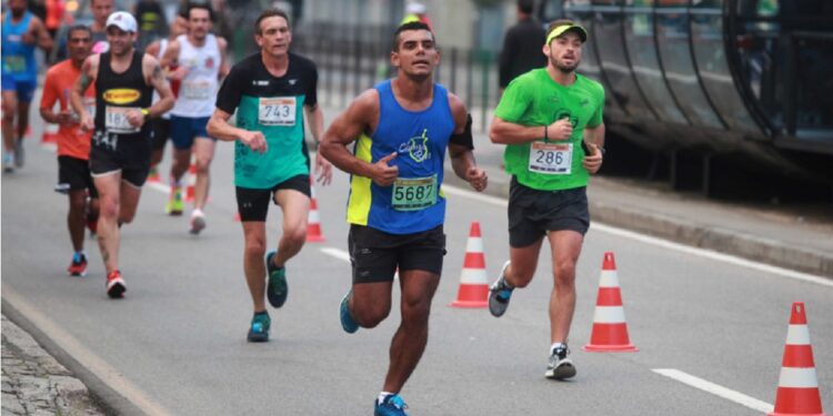 Com percursos de 5 km e 10 km, a Corrida da Assembleia é a quarta e última etapa do Circuito de Corridas de Rua de Curitiba.
Créditos: Guilherme Dalla Barba/SMELJ Com percursos de 5 km e 10 km, a Corrida da Assembleia é a quarta e última etapa do Circuito de Corridas de Rua de Curitiba.
Créditos: Guilherme Dalla Barba/SMELJ