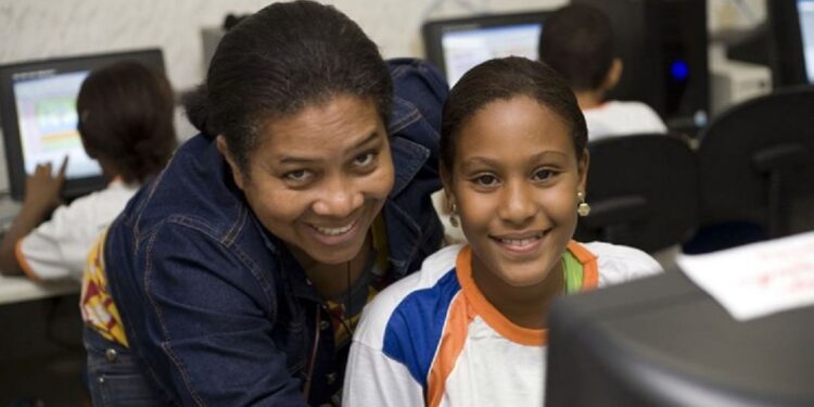 Com as políticas federais em fase de implementação, mais 38 mil escolas receberão energia, velocidade adequada e Wi-Fi. Foto: Geyson Magno Com as políticas federais em fase de implementação, mais 38 mil escolas receberão energia, velocidade adequada e Wi-Fi. Foto: Geyson Magno