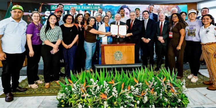 Presidente Lula durante sanção de projetos de lei em prol da segurança alimentar e agricultura familiar, nesta terça-feira (30), no Palácio do Planalto - Foto: Ricardo Stuckert/PR Presidente Lula durante sanção de projetos de lei em prol da segurança alimentar e agricultura familiar, nesta terça-feira (30), no Palácio do Planalto - Foto: Ricardo Stuckert/PR