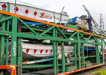 Barcos foram doados em 2024 e já estão em atividade no arquipélago