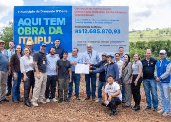 Anúncio de investimentos da Itaipu em comunidades indígenas em 
Diamante D’Oeste. Foto: Sara Cheida/Itaipu Binacional.