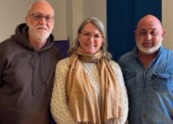 Silvana Canal e o vice, jornalista Pierpaolo Nota, ao lado do ex-presidente da Abrajet, jornalista Jean Feder.