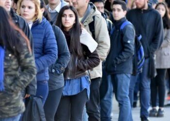 Setor privado perdeu 10,6 mil vagas em agosto; salário mínimo acumula queda real de 35%. Foto: Reprodução/Internet