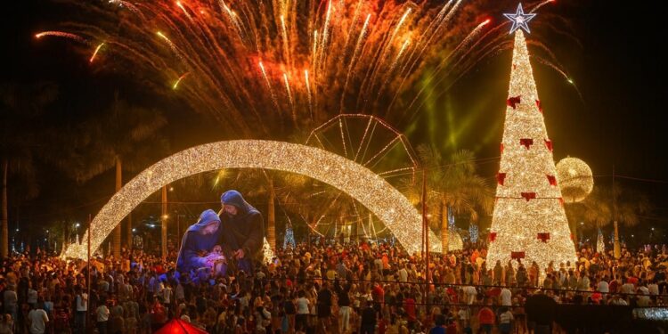 Cerimônia teve presépio abençoado, atrações artísticas e homenagem à vereadora María Portillo. Foto: Prefeitura de Ciudad del Este Cerimônia teve presépio abençoado, atrações artísticas e homenagem à vereadora María Portillo. Foto: Prefeitura de Ciudad del Este