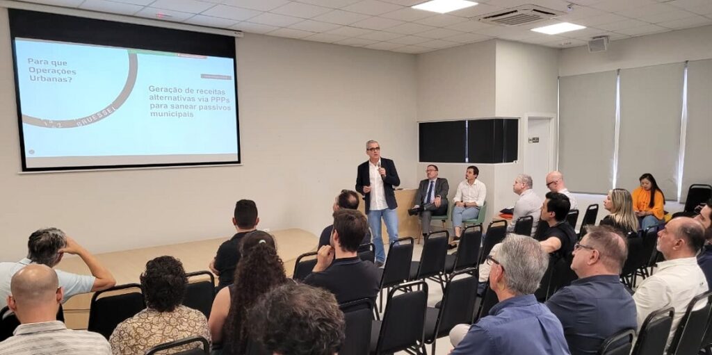 O arquiteto Alexandre Balthazar detalhou as vantagens das operações urbanas consorciadas – foto: divulgação