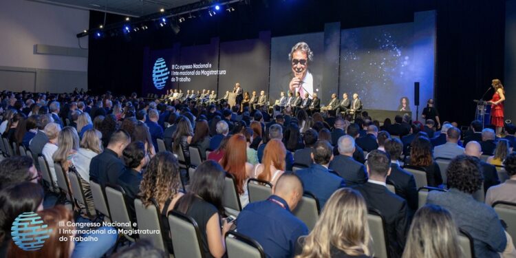 Encontro reúne especialistas do Brasil e exterior para discutir mudanças socioeconômicas. Foto: Academia Brasileira de Formação e Pesquisa (ABFP) Encontro reúne especialistas do Brasil e exterior para discutir mudanças socioeconômicas. Foto: Academia Brasileira de Formação e Pesquisa (ABFP)