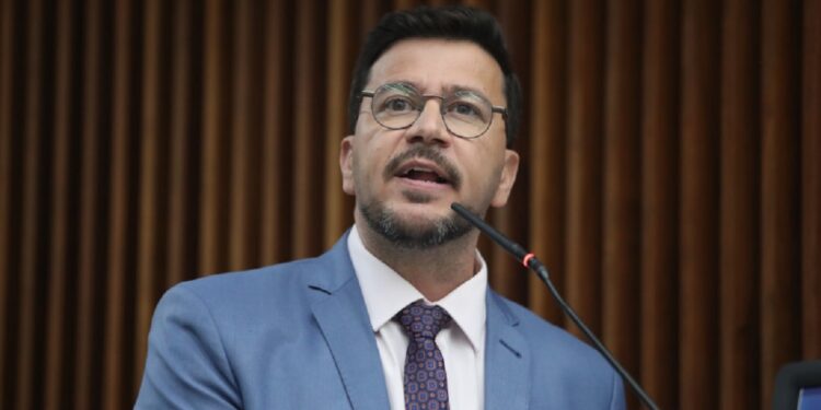 Deputado Arilson Chiorato (PT), líder da Oposição na Casa.
Créditos: Valdir Amaral/Alep Deputado Arilson Chiorato (PT), líder da Oposição na Casa.
Créditos: Valdir Amaral/Alep