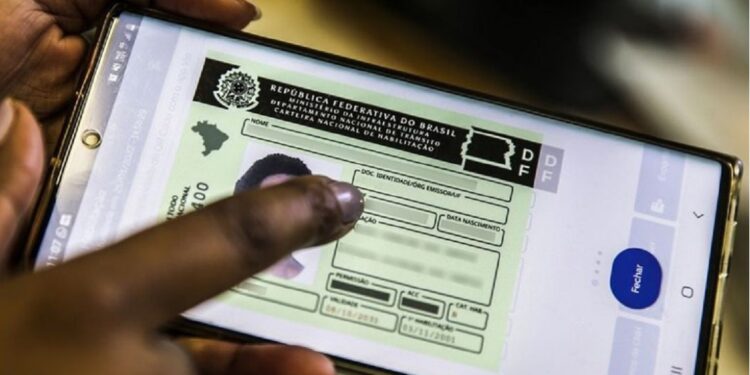 Iniciativa busca modernizar e democratizar o acesso à CNH, ampliando as formas de ensino e reduzindo custos e burocracias do processo - Foto: Marcello Casal Jr./Agência Brasil Iniciativa busca modernizar e democratizar o acesso à CNH, ampliando as formas de ensino e reduzindo custos e burocracias do processo - Foto: Marcello Casal Jr./Agência Brasil