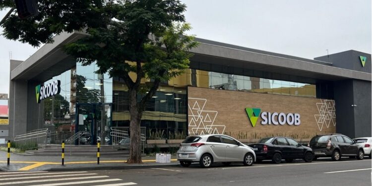 Ponto de atendimento do Sicoob Três Fronteiras: justiça financeira e desenvolvimento – foto divulgação/assessoria Ponto de atendimento do Sicoob Três Fronteiras: justiça financeira e desenvolvimento – foto divulgação/assessoria