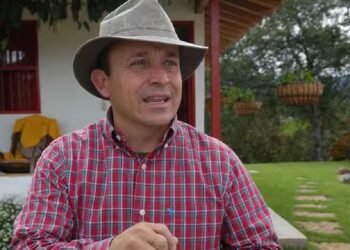 Santiago Uribe é condenado por chefiar grupo paramilitar ligado a massacres em Antioquia
 Foto: Reprodução/Pessoal