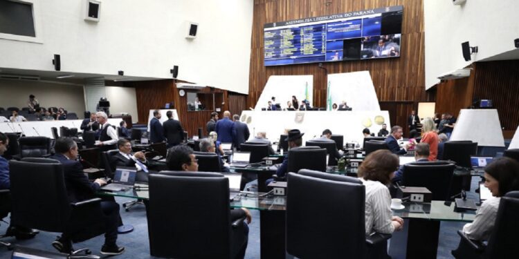 Propostas tratam de saúde pública, justiça, educação superior e reorganização administrativa Créditos: Orlando Kissner/Alep
Propostas tratam de saúde pública, justiça, educação superior e reorganização administrativa Créditos: Orlando Kissner/Alep