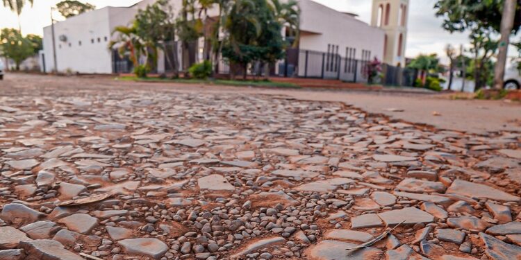 Intervenção inclui nivelamento, bacheio e orientações para moradores Foto: Municipalidad de CDE Intervenção inclui nivelamento, bacheio e orientações para moradores Foto: Municipalidad de CDE