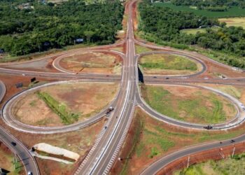 Imagens aéreas de trechos da Perimetral Leste, em Foz do Iguaçu. Fotos: William Brisida/Itaipu Binacional.