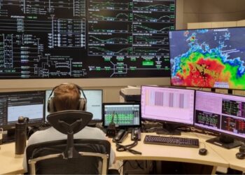 DC-IPU com a nova tela de monitoramento meteorológico, exibindo um evento intenso ocorrido em 16 de outubro deste ano. Foto: Darlan Ioris/Itaipu Binacional.