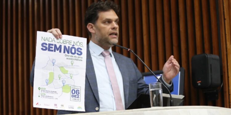 Caminhada na região central cobra rotas seguras e participação social na formulação de políticas. Créditos: Divulgação/Assessoria Parlamentar