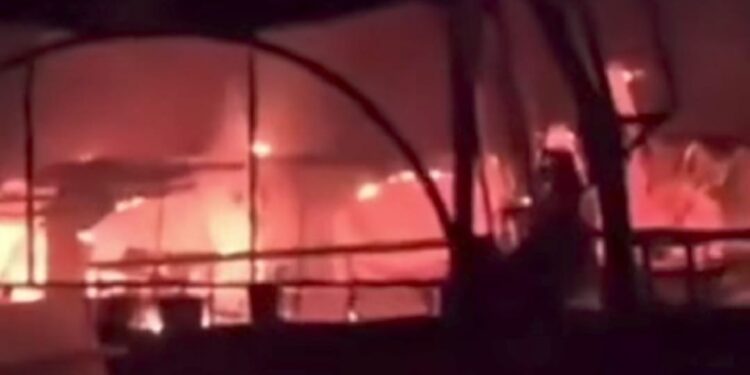 Turistas estão entre as vítimas; incêndio reacende alerta sobre falhas de segurança na Índia. Foto: Reprodução/Internet