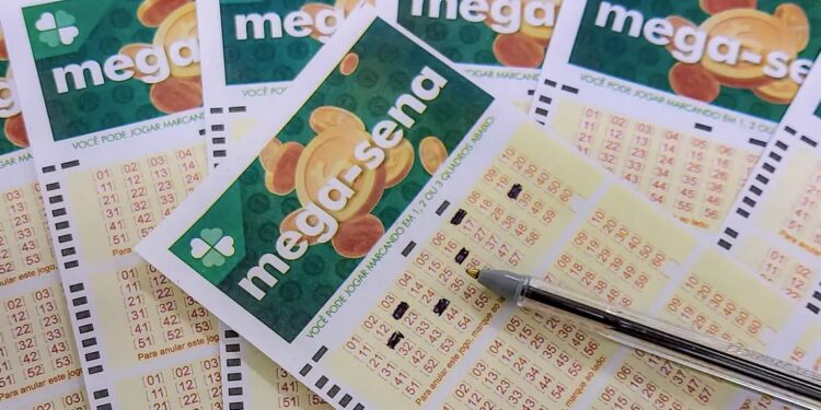 Ninguém acertou as seis dezenas no último concurso; apostas mínimas custam R$ 6. Foto: Rafa Neddermeyer/Agência Brasil Ninguém acertou as seis dezenas no último concurso; apostas mínimas custam R$ 6. Foto: Rafa Neddermeyer/Agência Brasil