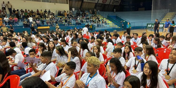 Programa reforça prevenção às drogas com apoio da família e escola. Foto: Prefeitura Municipal de Foz do Iguaçu Programa reforça prevenção às drogas com apoio da família e escola. Foto: Prefeitura Municipal de Foz do Iguaçu