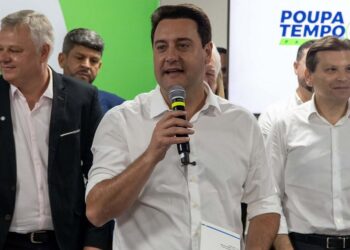 Pesquisa ouviu 1.200 eleitores e mostram variações de desempenho entre administrações estaduais Fotos : AEN PR