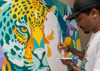 Onça-pintada é protagonista da série assinada por Igor Izy, que reforça a identidade visual de Foz do Iguaçu - Foto: Jean Pavão