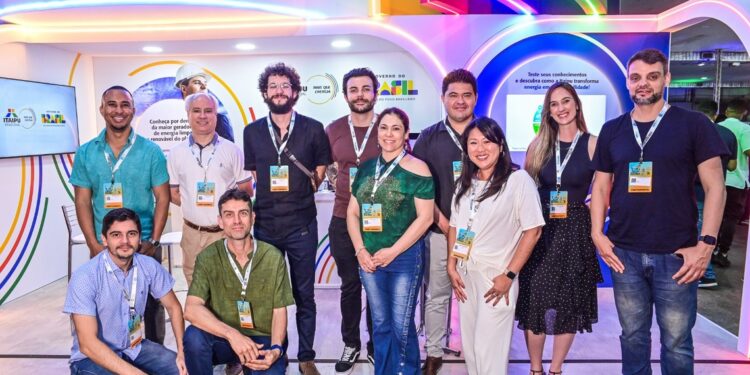 Equipe da Itaipu Binacional que participou do seminário no Espírito Santo. Foto: Cloves Louzada/Itaipu Binacional. Equipe da Itaipu Binacional que participou do seminário no Espírito Santo. Foto: Cloves Louzada/Itaipu Binacional.