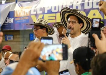 Cepeda carrega o legado do pai assassinado pela violência política. Foto: Reprodução/Instagram