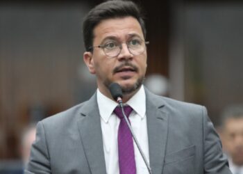 Arilson Chiorato pede análise do licenciamento ambiental e dos estudos que embasaram a obra. Créditos: Valdir Amaral/Alep
Arilson Chiorato pede análise do licenciamento ambiental e dos estudos que embasaram a obra. Créditos: Valdir Amaral/Alep