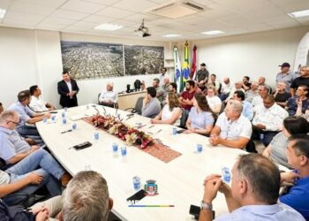 Cerimônia de assinatura da ordem de serviço, em Medianeira. Foto: Divulgação.