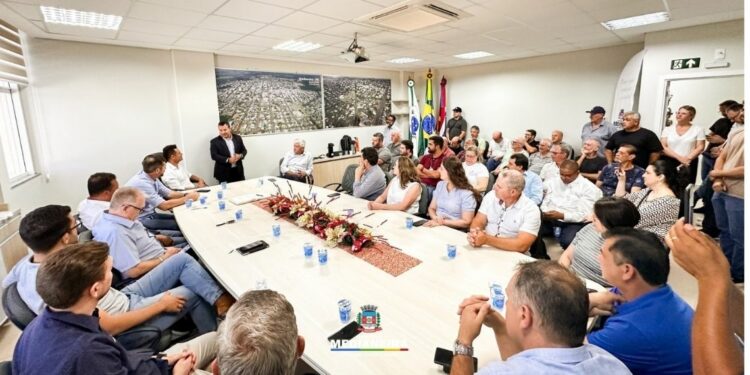 Cerimônia de assinatura da ordem de serviço, em Medianeira. Foto: Divulgação. Cerimônia de assinatura da ordem de serviço, em Medianeira. Foto: Divulgação.