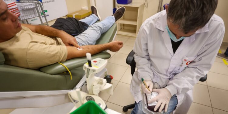 Hemocentros intensificam apelos à população no início do ano. Créditos: Gilson Abreu/AEN
Hemocentros intensificam apelos à população no início do ano. Créditos: Gilson Abreu/AEN