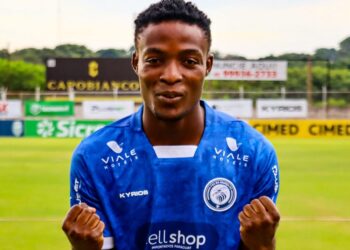 Atacante nigeriano entra para a história como o primeiro africano do clube. Foto: Franz Fleischfresser/Foz do Iguaçu FC
