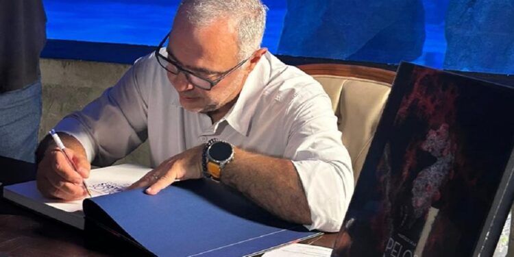 Imagens subaquáticas compõem a exposição homônima aberta ao público Foto: Divulgação Imagens subaquáticas compõem a exposição homônima aberta ao público Foto: Divulgação