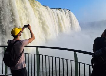 Turistas internacionais movimentam o setor de serviços e hotelaria no Estado. Foto: Viaje Paraná