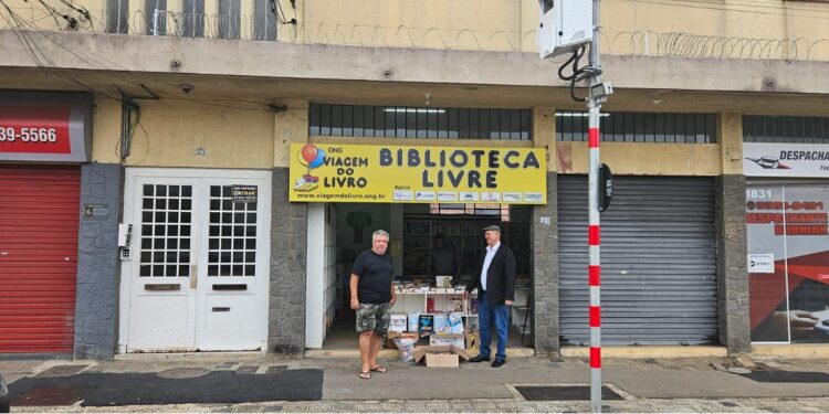 Marcelo Gonzaga e Jorge Bernardi destacam a importância das doações para democratizar o livro.. Foto: Sinebras