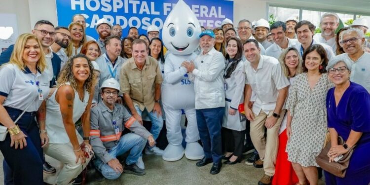Presidente Lula, ministros Alexandre Padilha (Saúde) e Anielle Franco (Igualdade Racial), e prefeito do Rio, Eduardo Paes, durante inauguração do Centro de Emergência 24h do Hospital Federal Cardoso Fontes, no Rio de Janeiro - Foto: Ricardo Stuckert / PR. Presidente Lula, ministros Alexandre Padilha (Saúde) e Anielle Franco (Igualdade Racial), e prefeito do Rio, Eduardo Paes, durante inauguração do Centro de Emergência 24h do Hospital Federal Cardoso Fontes, no Rio de Janeiro - Foto: Ricardo Stuckert / PR.