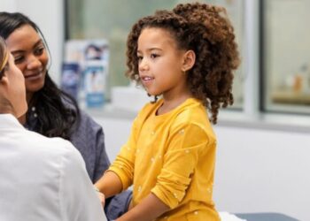 Estratégia busca curar a hepatite C ainda na infância e prevenir doenças futuras. Foto: GettyImages
