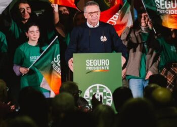 Após dez anos afastado da política, ex-líder socialista derrota a direita no segundo turno e promete unificar o país. Foto: Instagram