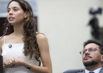 As emendas são de autoria do deputado Arilson Chiorato (PT), líder da Oposição na Alep. O substitutivo geral foi apresentado pela deputada Ana Júlia Ribeiro (PT), líder do Bloco PT-PDT.
Foto Créditos: Orlando Kissner/Alep.