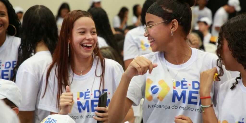 O Pé-de-Meia é um programa de incentivo financeiro-educacional voltado a estudantes matriculados no ensino médio público e inscritos no CadÚnico. Foto: Divulgação/MEC.