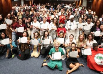 Plenarinho da Assembleia Legislativa recebe lideranças femininas para entrega de honrarias. Créditos: Orlando Kissiner/Alep